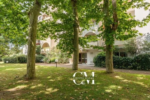 Apartment / Etagenwohnung in Bordeaux, Gironde