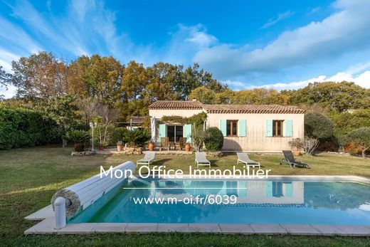 منزل ﻓﻲ Meyreuil, Bouches-du-Rhône