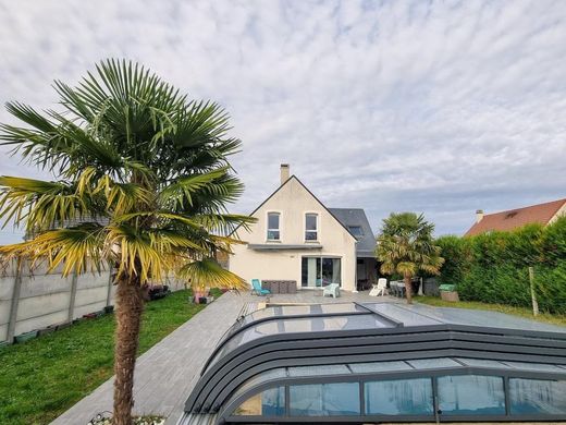 Luxury home in Gidy, Loiret