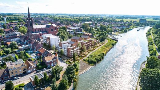 Apartment in Quesnoy-sur-Deûle, North
