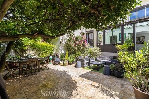 Luxury home in Courbevoie, Hauts-de-Seine