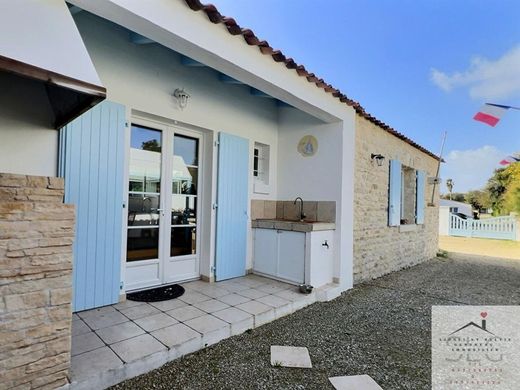 Luxury home in Saint-Georges-d'Oléron, Charente-Maritime