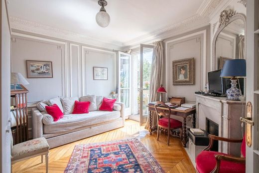 Apartment in La Muette, Auteuil, Porte Dauphine, Paris