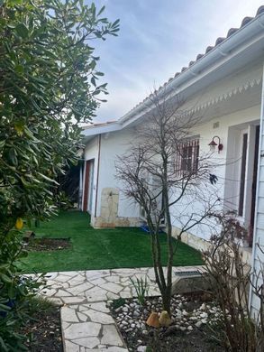 Luxury home in La Teste-de-Buch, Gironde