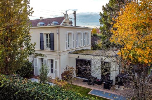 Casa di lusso a Chatou, Yvelines