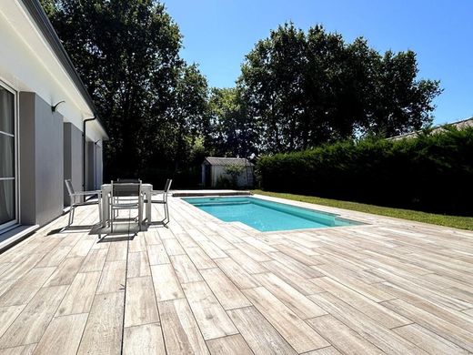 Luxury home in Carcans, Gironde