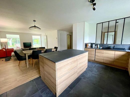Luxury home in Cestas, Gironde