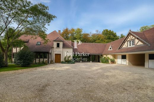 Luxury home in Chamant, Oise