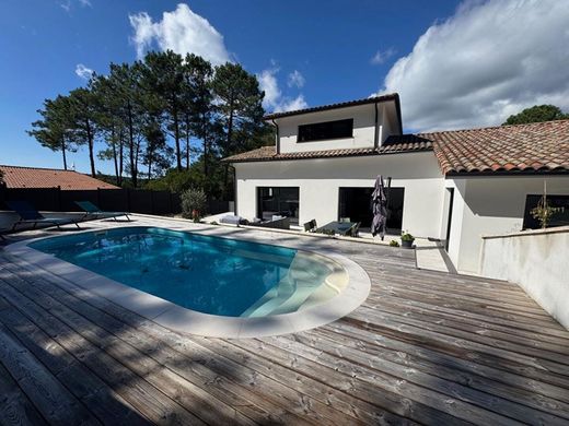 Luxury home in Biscarrosse, Landes