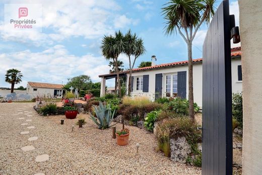 Maison de luxe à Pont-l'Abbé-d'Arnoult, Charente-Maritime