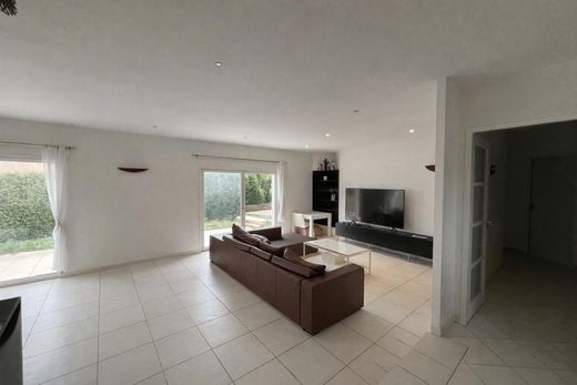 Luxury home in Port-de-Bouc, Bouches-du-Rhône