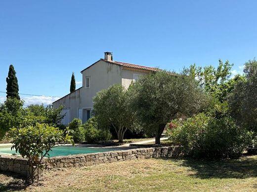 Villa in Pernes-les-Fontaines, Vaucluse