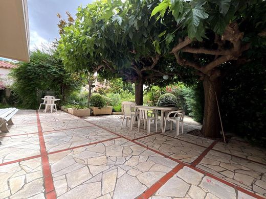 Luxury home in Perpignan, Pyrénées-Orientales