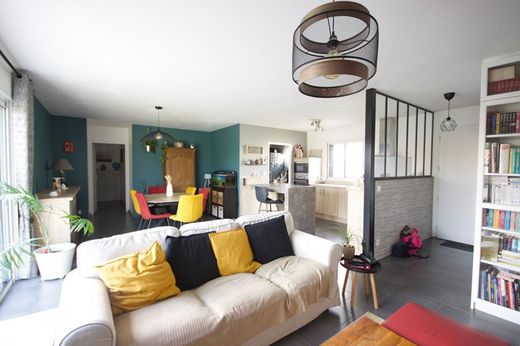 Maison de luxe à Saint-Vivien, Charente-Maritime