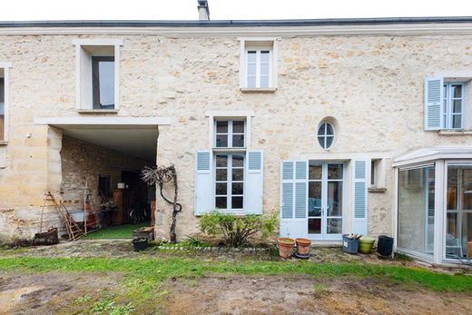 Luxury home in Jouy-le-Moutier, Val d'Oise