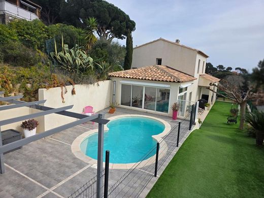 Maison de luxe à Bormes-les-Mimosas, Var