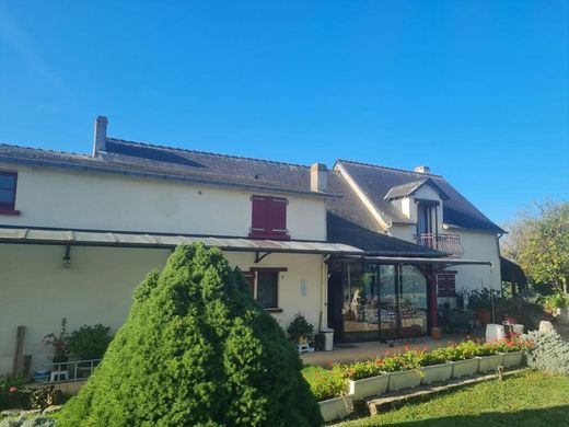 Maison de luxe à Saulges, Mayenne