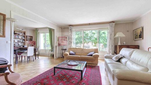 Apartment / Etagenwohnung in Versailles, Yvelines