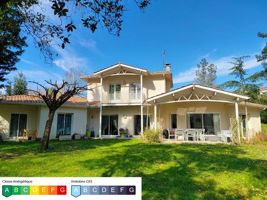 Luxury home in Sainte-Eulalie, Gironde