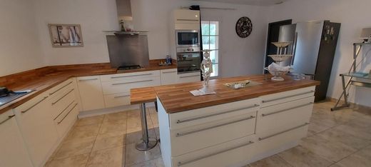 Luxury home in Générac, Gard