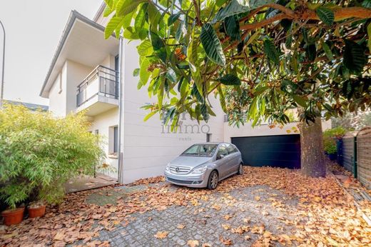 Villa in Bois-Colombes, Hauts-de-Seine