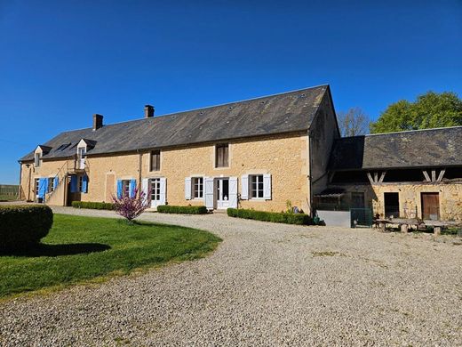 Landhaus / Bauernhof in Moulins-sur-Yèvre, Cher
