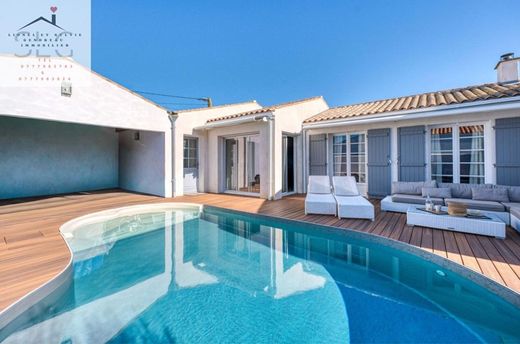 Luxury home in Le Château-d'Oléron, Charente-Maritime