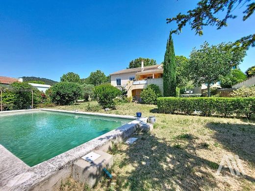 Willa w Carnoules, Var