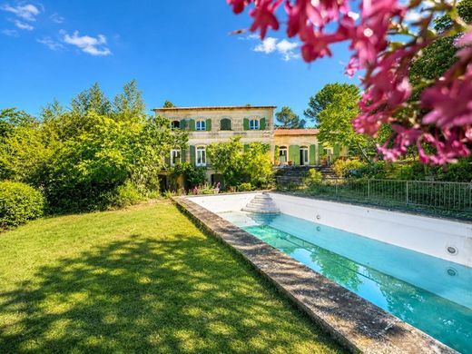 Villa in Pernes-les-Fontaines, Vaucluse