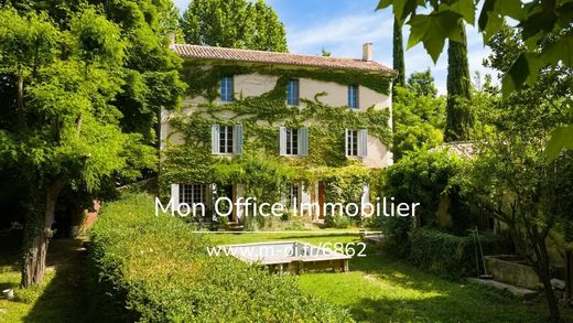 Country House in La Tour-d'Aigues, Vaucluse