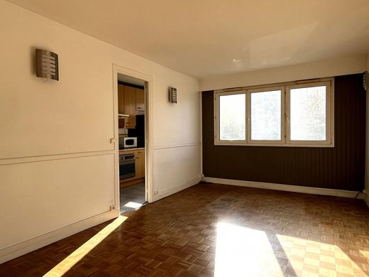 Apartment in Levallois-Perret, Hauts-de-Seine