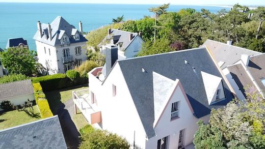 Villa in Granville, Manche