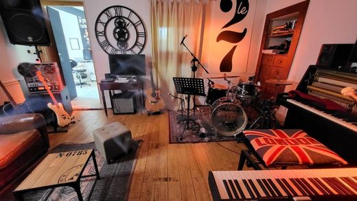 Casa de lujo en Éguzon-Chantôme, Indre