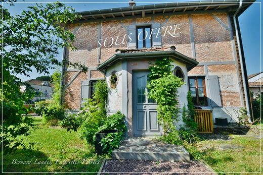 Lüks ev Mézos, Landes