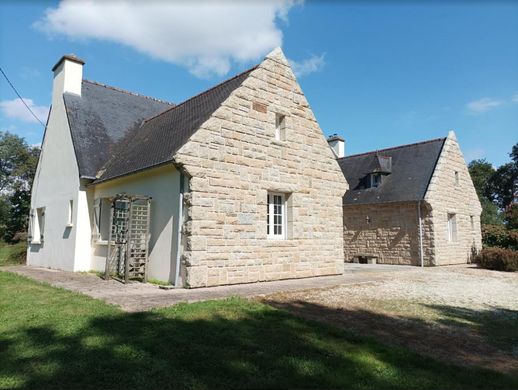 Luxury home in Châteauneuf-du-Faou, Finistère