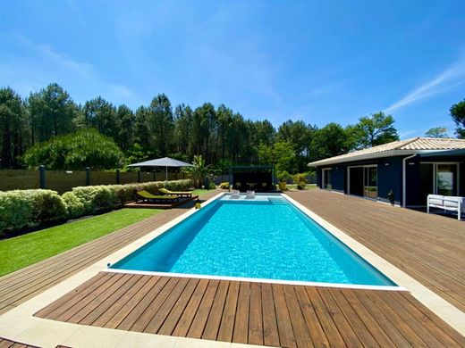 Luxury home in Cestas, Gironde