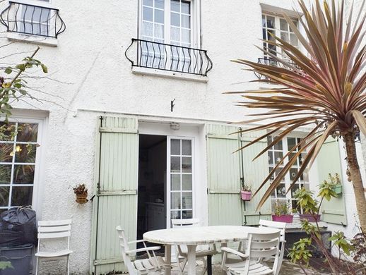 Luxury home in Chevreuse, Yvelines