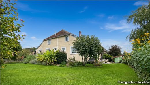 Maison de luxe à Pupillin, Jura