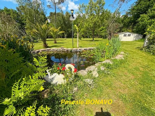 Luxury home in Vendays-Montalivet, Gironde