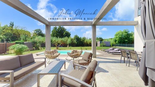 Villa in Saint-Génis-des-Fontaines, Pyrénées-Orientales