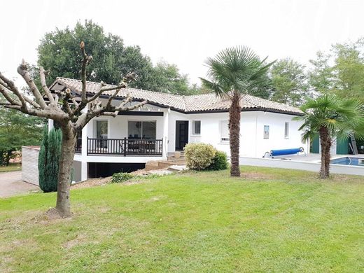 Luxury home in Préchacq-les-Bains, Landes