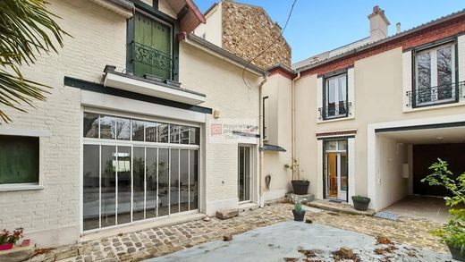 Luxury home in Suresnes, Hauts-de-Seine