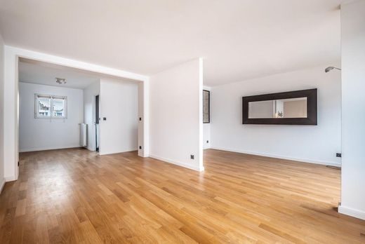 Appartamento a Buttes-Chaumont, Villette, Bas Belleville, Parigi