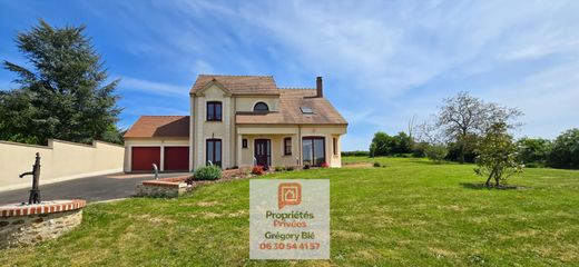 Luxury home in Villeneuve-le-Comte, Seine-et-Marne