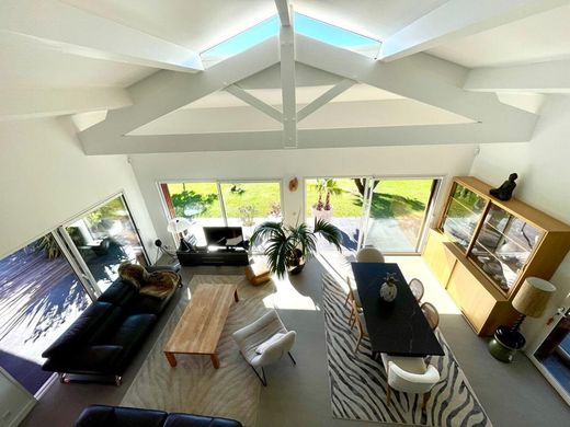 Luxury home in Cestas, Gironde