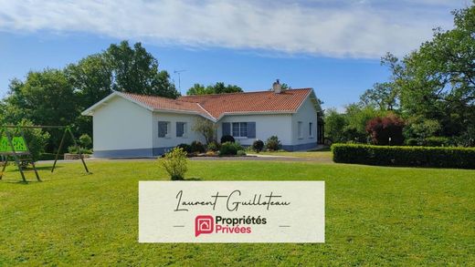 Luxury home in Mortagne-sur-Sèvre, Vendée