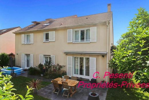 Maison de luxe à Saint-Thibault-des-Vignes, Seine-et-Marne