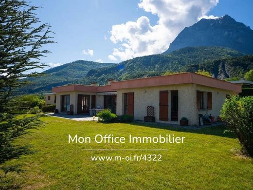 Luxe woning in Savines-le-Lac, Hautes-Alpes