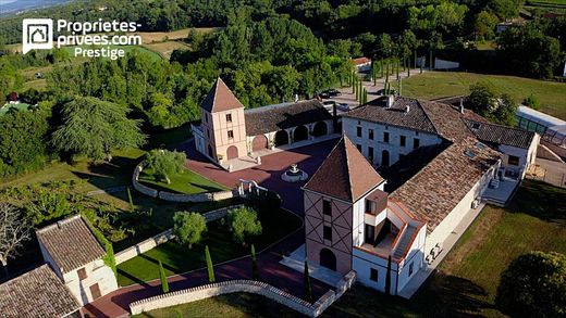 Castillo en Cahuzac-sur-Vère, Tarn