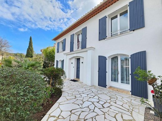 Luxe woning in Saint-Raphaël, Var